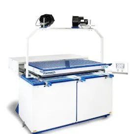 世界で最も売れているデスクトップ型高機能小型真空成型機formech1372本体写真