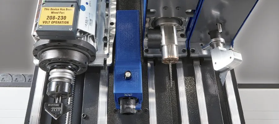 CNCルーター AXYZ TRIDENTのトリプルヘッド構成